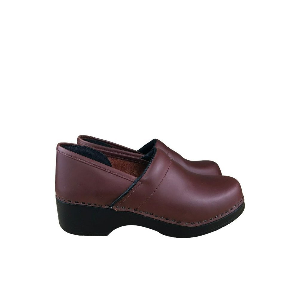 LL Bean Clogs Women's 8 Brown Leather Slip On Brazil
